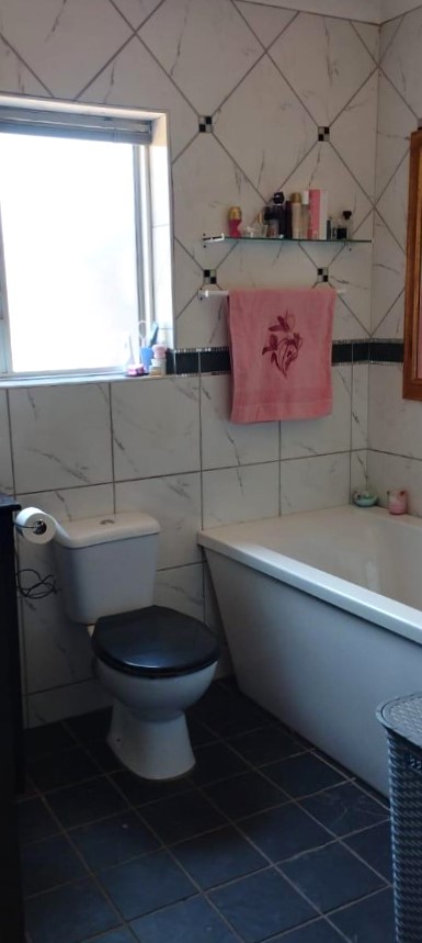 4 Bedroom Property for Sale in Noorsekloof Eastern Cape
